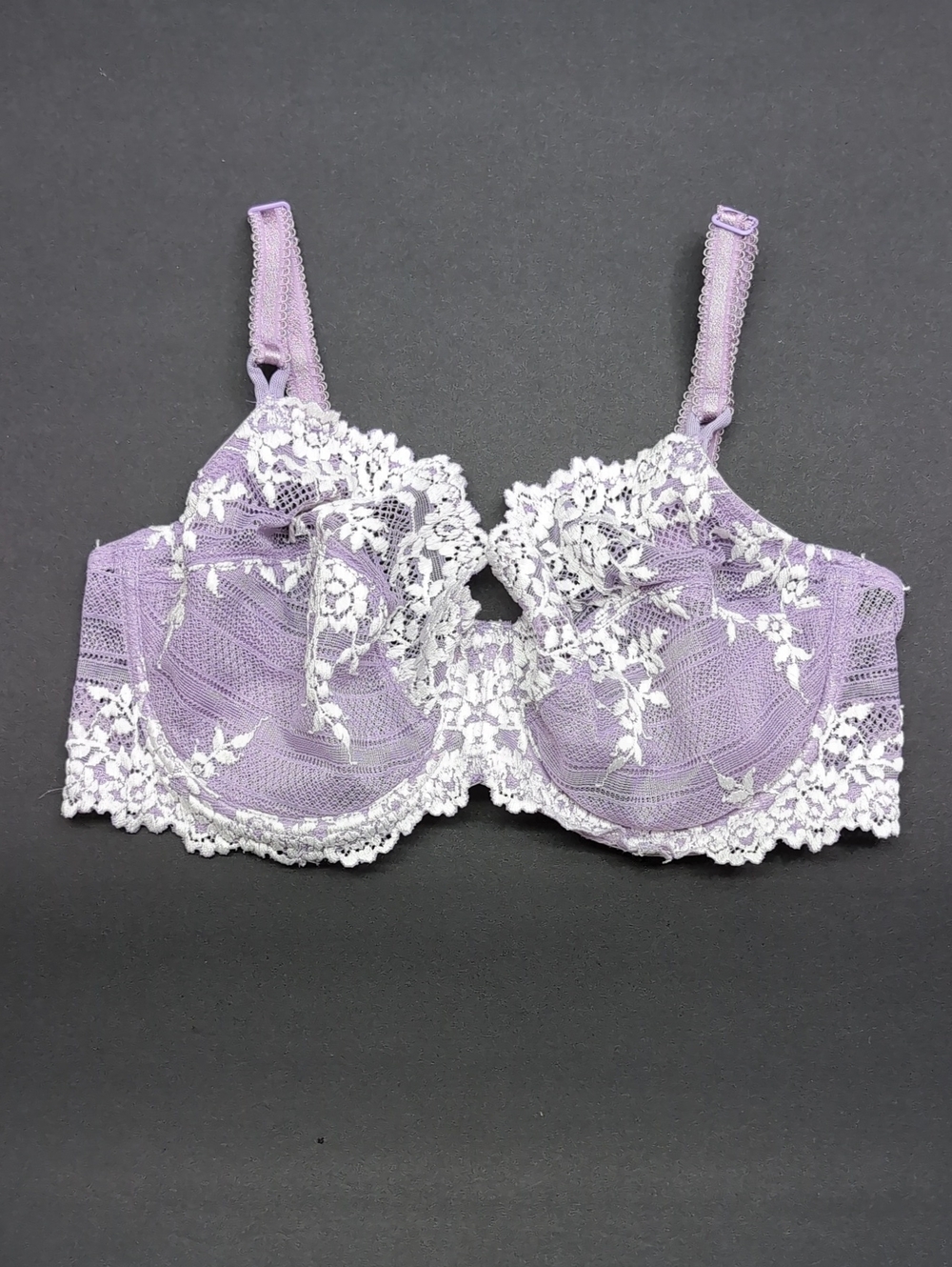 Wacoal Lavender Lace Underwire Bra with White Floral Embroidery Size 34D
